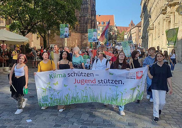 Jugendliche beim Klimastreik in der Nürnberger Altstadt